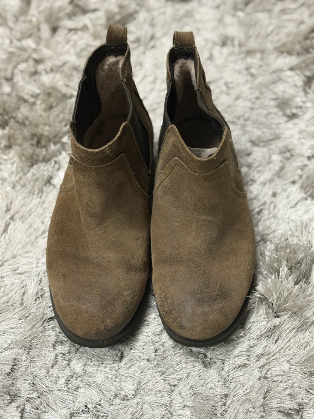 UGG sz 7 Suede Chukka Boots in Brown